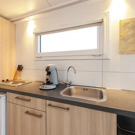 Tiny Floating House Ibiza ماسترخت