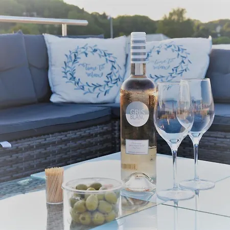 Dom wakacyjny Tiny Floating House Ibiza Maastricht